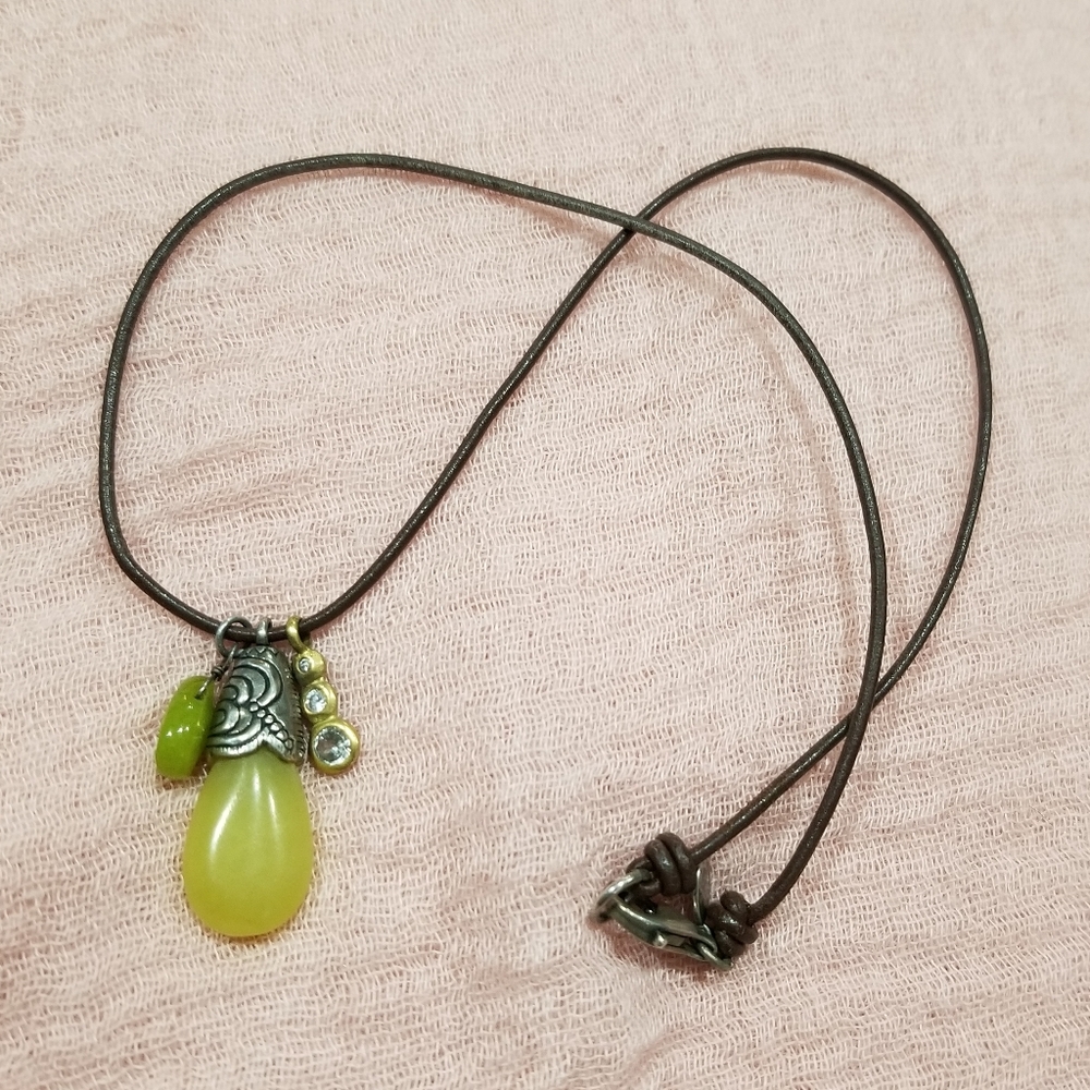 SALE! Natural leather and stone necklace green